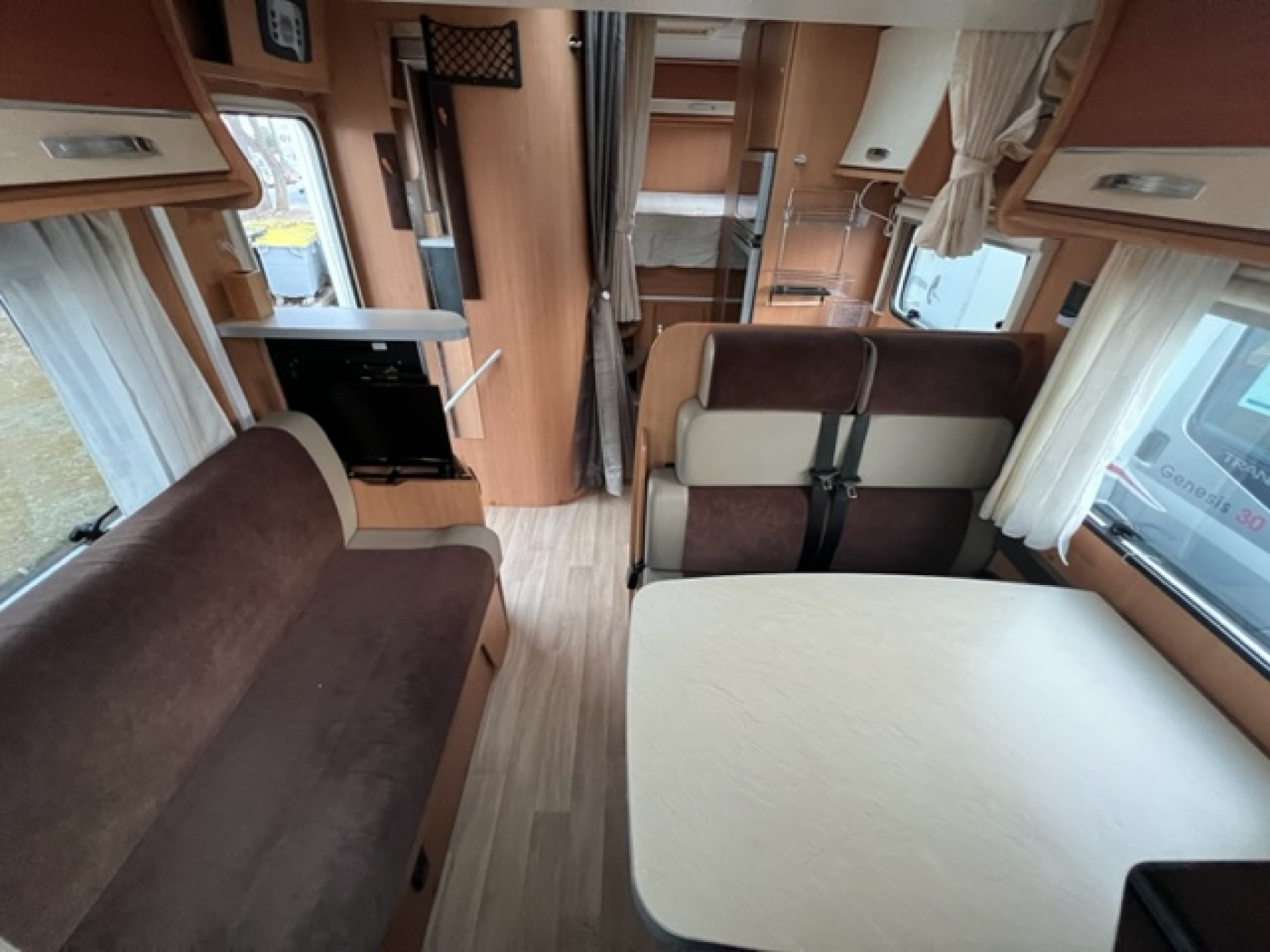 41348-09-2048.jpg