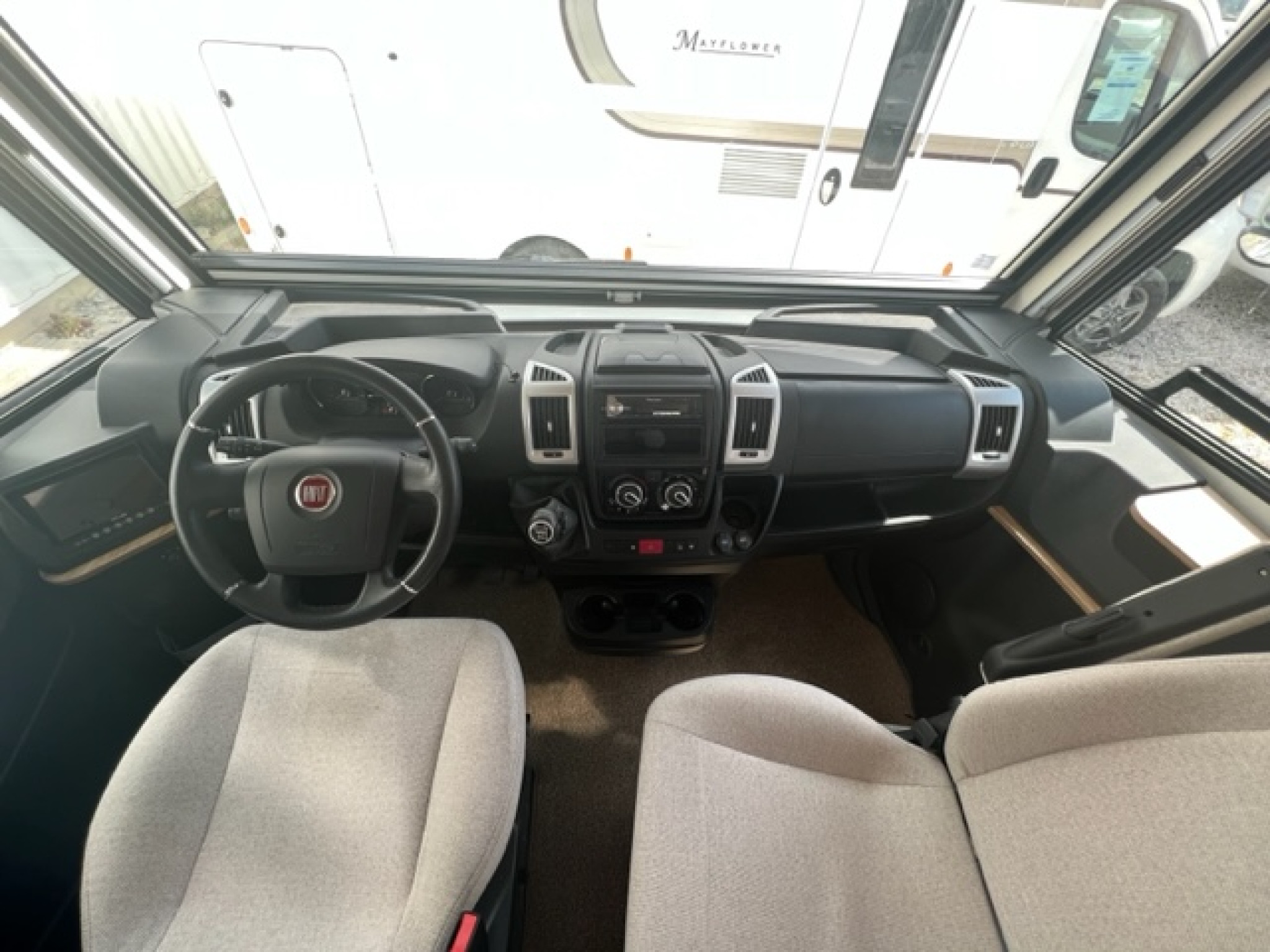 41540-05-2048.jpg