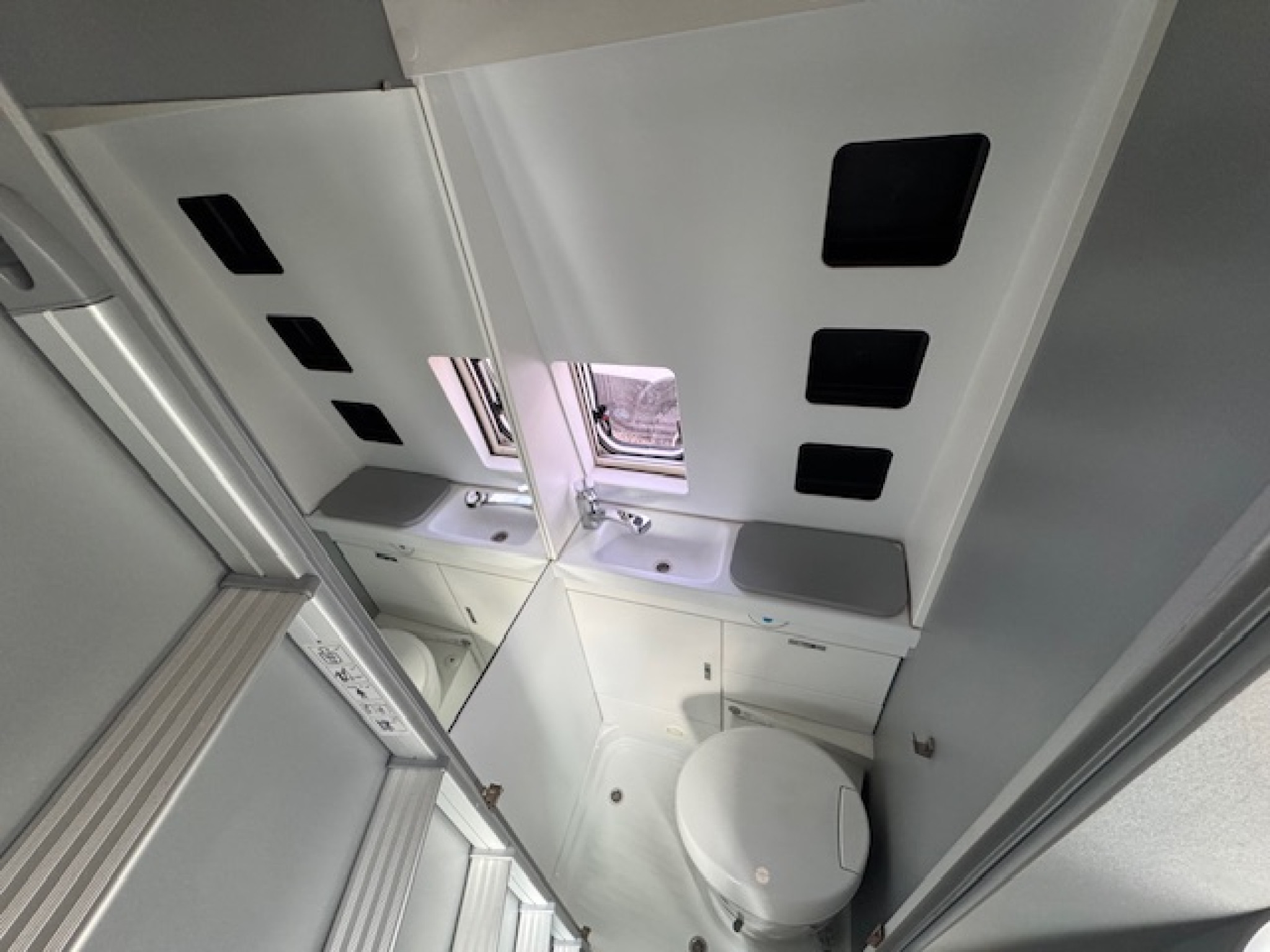 43320-07-2048.jpg