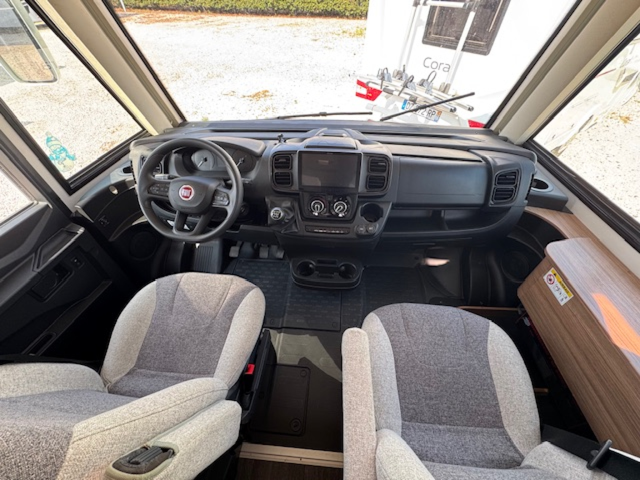 43700-03-2048.jpg