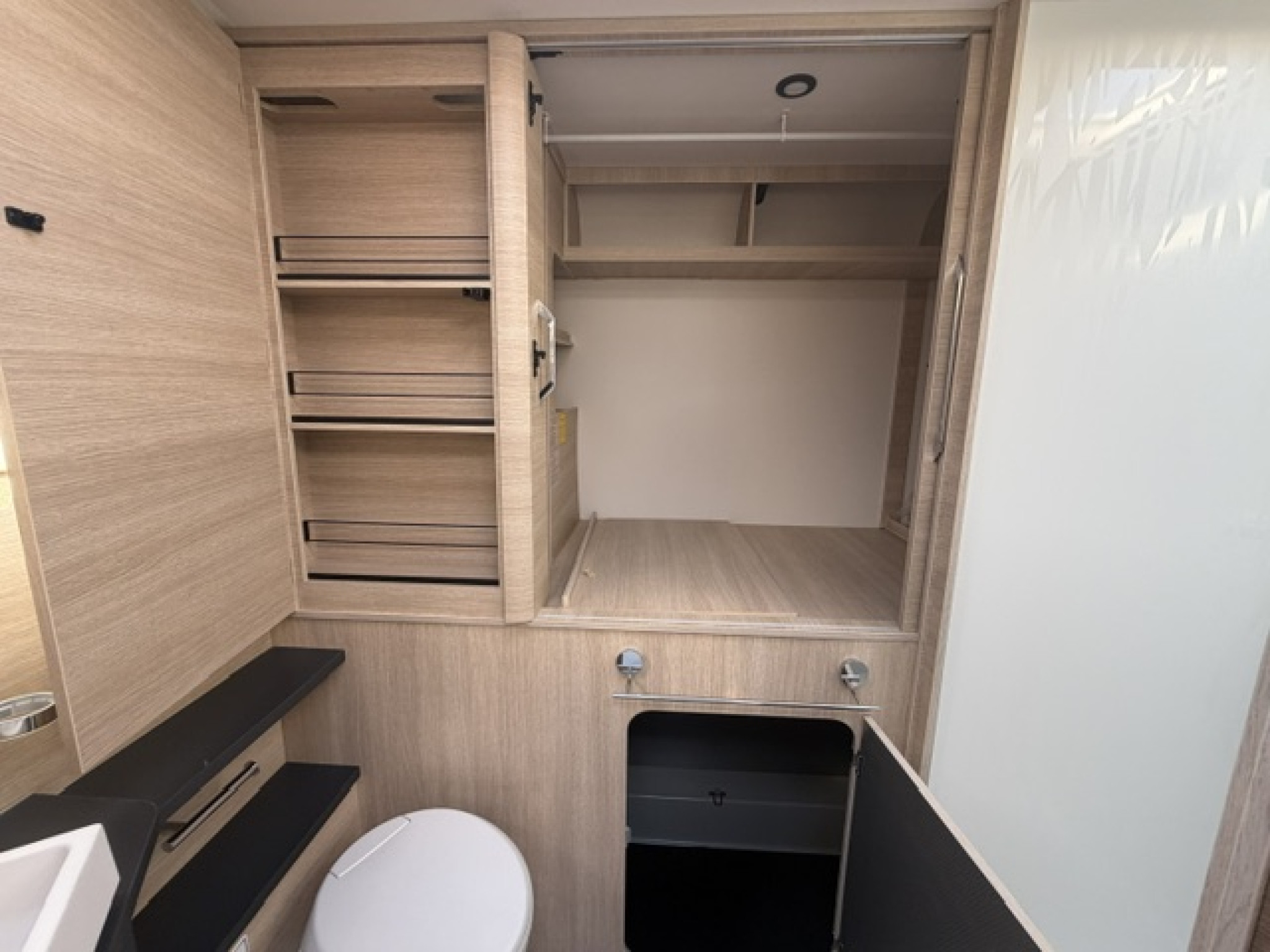 44001-13-2048.jpg