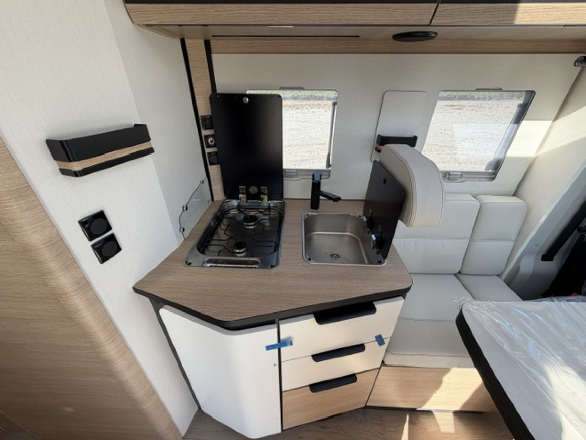 44015-06-2048.jpg