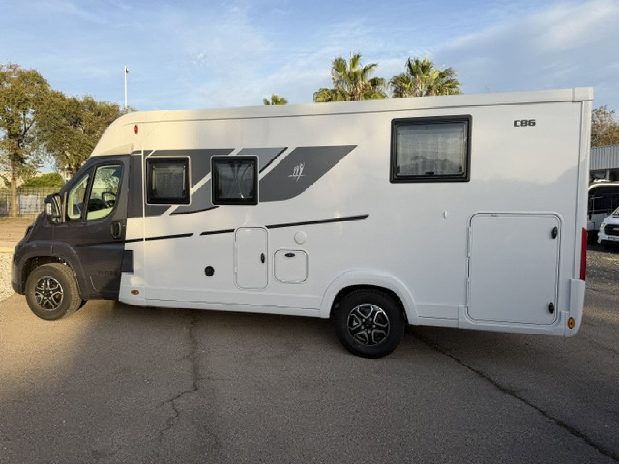 44042-02-2048.jpg