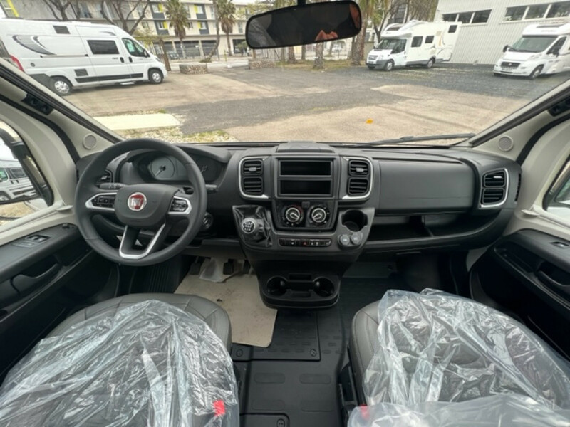 41498-05-2048.jpg