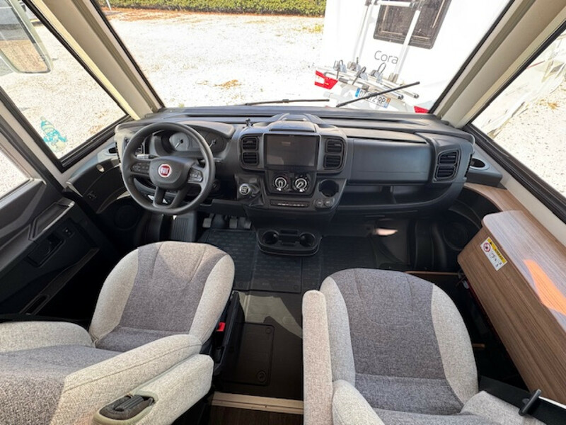 43700-03-2048.jpg