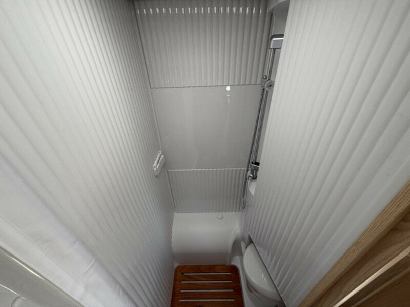 43966-10-2048.jpg