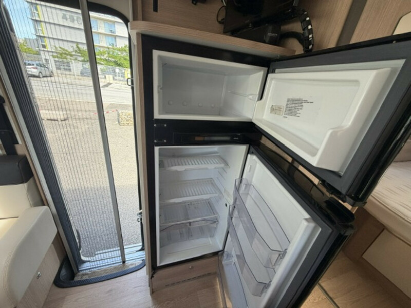 43967-08-2048.jpg