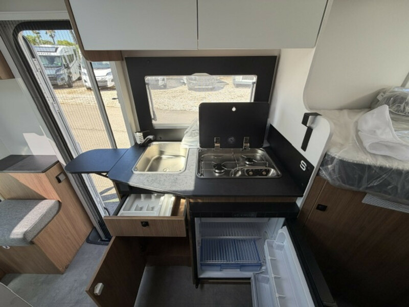 44004-06-2048.jpg