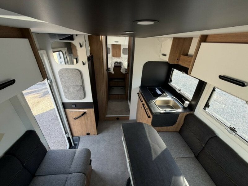 44010-06-2048.jpg