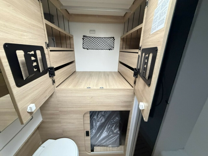 44022-09-2048.jpg