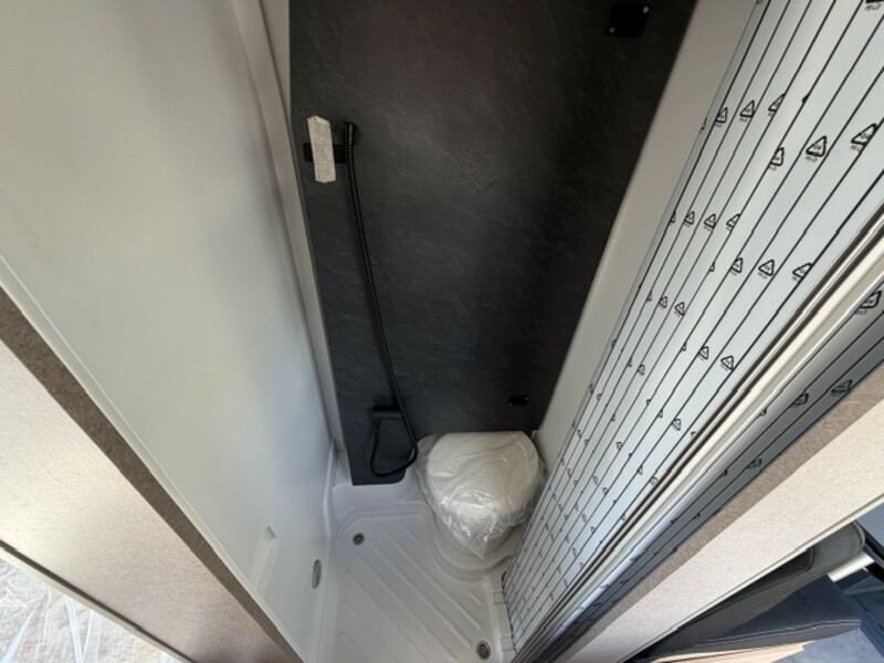 44024-08-2048.jpg